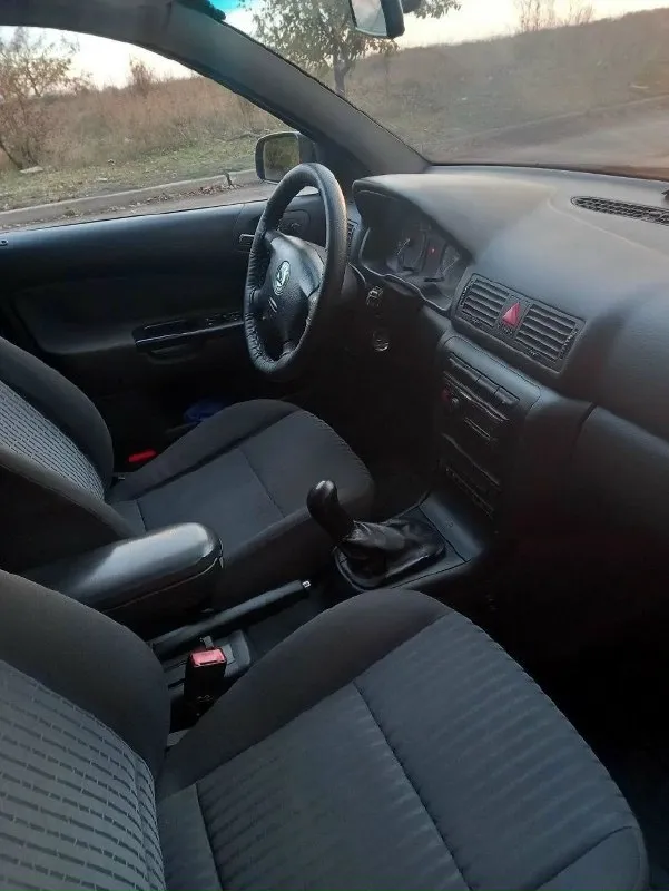 Продам skoda octavia tur 1.8t 150л. с. skoda октавия турбина дует пробег 290000 цена 510000торг климат контроль (кондей заправлен) 4 эл подъёмника зимняя резина в подарок из нового: шрусы, интеркулер, сцепление, подушки двигателя, фильтра, масло в коробке, масло в двигателе, колодки, частично перебрана ходовка находится в шахтёрске с переоформлением +79494628534 +79494628626 📞 звоните: +7(949)4628534 - фотография - 2