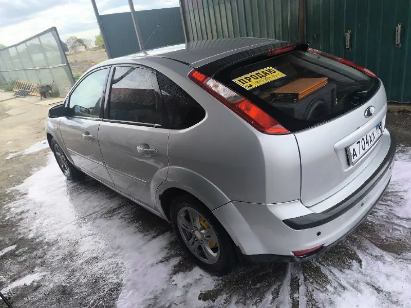 Срочно продам ford фокус 2 хечбек,2007г. по техпаспорту. 1.6. по кузову есть нюансы, нечего критичного. новая зимняя резине. стоит хорошая музыка. номер+79493642515(тг). цена 300к с музыкой, без музыки 250к 📞 звоните: +7(949)3642515 - фотография - 6
