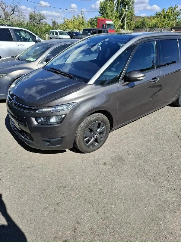 Продам многофункциональный, комфортный автомобиль марки citroen с4 picasso, 2016 года выпуска, бензи... - фотография