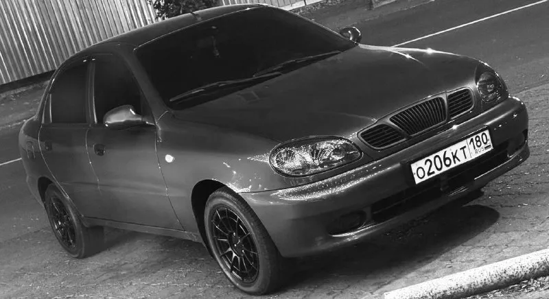 Продам daewoo lanos 2009 года в идеальном состоянии, 113 тысяч родного пробега, готов на любые проверки, я один единственный владелец, покупал с автосалона. кузов в идеальном состоянии, ходовая так же в отличном состоянии не гремит не стучит, за машиной всегда следил, масло менял каждые 6 тысяч. коробка работает отлично все передачи включаются без посторонних звуков. машина покрыта в керамику, на новых дисках и новой резине липучке. за машиной ухаживал и денег не когда не жалел. на остальные интересующие вопросы отвечу по номеру телефона. цена:390.000 тысяч торг +79495040006 📞 звоните: +7(949)5040006 - фотография - 2