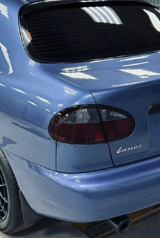 Продам daewoo lanos 2009 года в идеальном состоянии, 113 тысяч родного пробега, готов на любые проверки, я один единственный владелец, покупал с автосалона. кузов в идеальном состоянии, ходовая так же в отличном состоянии не гремит не стучит, за машиной всегда следил, масло менял каждые 6 тысяч. коробка работает отлично все передачи включаются без посторонних звуков. машина покрыта в керамику, на новых дисках и новой резине липучке. за машиной ухаживал и денег не когда не жалел. на остальные интересующие вопросы отвечу по номеру телефона. цена:390.000 тысяч торг +79495040006 📞 звоните: +7(949)5040006 - фотография - 4