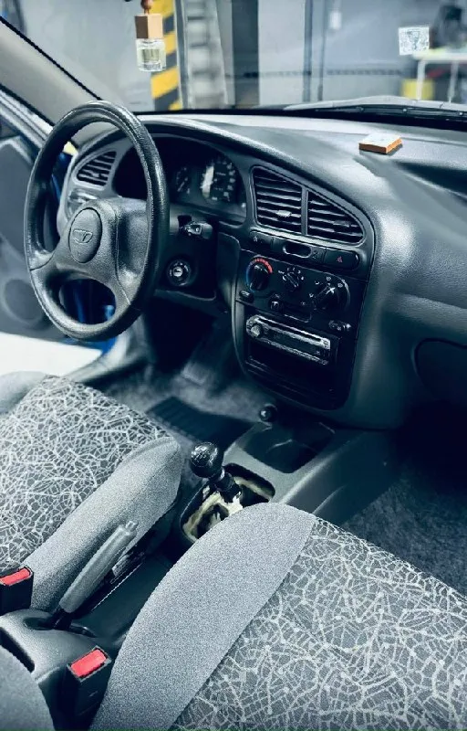 Продам daewoo lanos 2009 года в идеальном состоянии, 113 тысяч родного пробега, готов на любые проверки, я один единственный владелец, покупал с автосалона. кузов в идеальном состоянии, ходовая так же в отличном состоянии не гремит не стучит, за машиной всегда следил, масло менял каждые 6 тысяч. коробка работает отлично все передачи включаются без посторонних звуков. машина покрыта в керамику, на новых дисках и новой резине липучке. за машиной ухаживал и денег не когда не жалел. на остальные интересующие вопросы отвечу по номеру телефона. цена:390.000 тысяч торг +79495040006 📞 звоните: +7(949)5040006 - фотография - 5