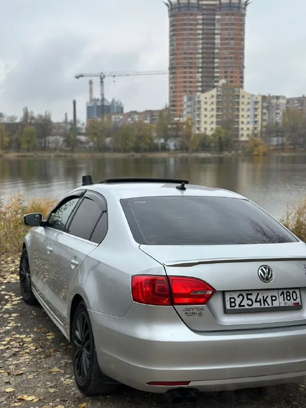 Продажа/обмен
Volkswagen jetta 2011 года
Мотор работает отлично 2.5 бензин
Коробка автомат всё отлично, без пинков
Ходовая мягкая не стучит едет достойно
По электрике всё отлично
Салон в удовлетворительном состоянии, хорошая оптика, новая резина
По кузову всё в порядке
По документам всё хорошо, любое переоформление
Цена: 1.250.000₽ торг
Г донецк кировский район
+79497182722 - фотография - 2