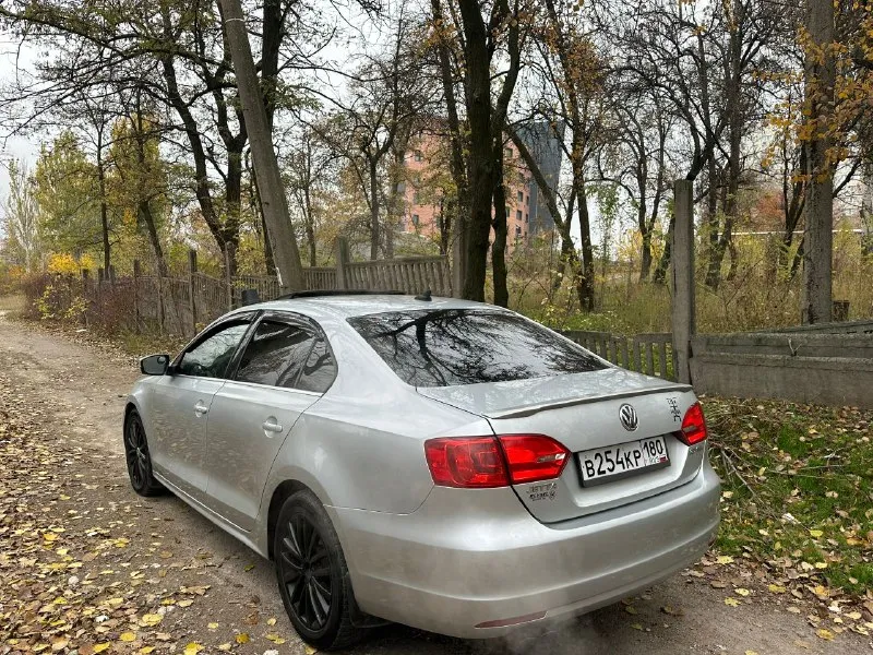 Продажа/обмен
Volkswagen jetta 2011 года
Мотор работает отлично 2.5 бензин
Коробка автомат всё отлично, без пинков
Ходовая мягкая не стучит едет достойно
По электрике всё отлично
Салон в удовлетворительном состоянии, хорошая оптика, новая резина
По кузову всё в порядке
По документам всё хорошо, любое переоформление
Цена: 1.250.000₽ торг
Г донецк кировский район
+79497182722 - фотография - 4