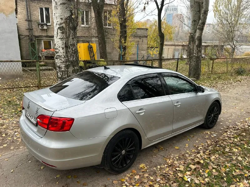 Продажа/обмен
Volkswagen jetta 2011 года
Мотор работает отлично 2.5 бензин
Коробка автомат всё отлично, без пинков
Ходовая мягкая не стучит едет достойно
По электрике всё отлично
Салон в удовлетворительном состоянии, хорошая оптика, новая резина
По кузову всё в порядке
По документам всё хорошо, любое переоформление
Цена: 1.250.000₽ торг
Г донецк кировский район
+79497182722 - фотография - 5