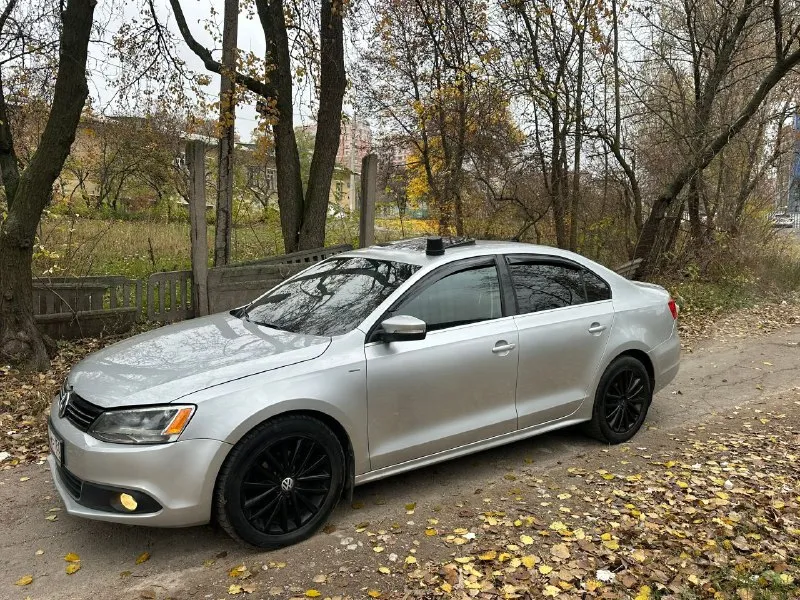 Продажа/обмен
Volkswagen jetta 2011 года
Мотор работает отлично 2.5 бензин
Коробка автомат всё отлично, без пинков
Ходовая мягкая не стучит едет достойно
По электрике всё отлично
Салон в удовлетворительном состоянии, хорошая оптика, новая резина
По кузову всё в порядке
По документам всё хорошо, любое переоформление
Цена: 1.250.000₽ торг
Г донецк кировский район
+79497182722 - фотография - 7