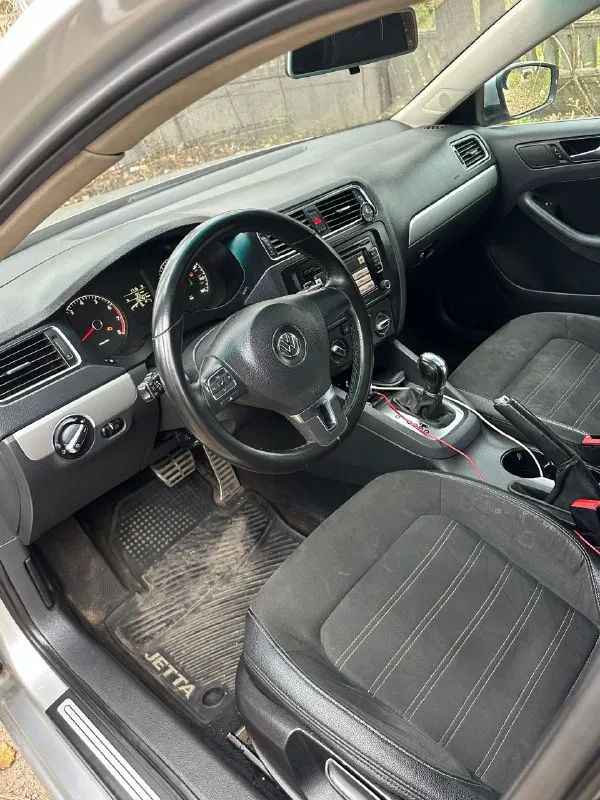 Продажа/обмен
Volkswagen jetta 2011 года
Мотор работает отлично 2.5 бензин
Коробка автомат всё отлично, без пинков
Ходовая мягкая не стучит едет достойно
По электрике всё отлично
Салон в удовлетворительном состоянии, хорошая оптика, новая резина
По кузову всё в порядке
По документам всё хорошо, любое переоформление
Цена: 1.250.000₽ торг
Г донецк кировский район
+79497182722 - фотография - 8