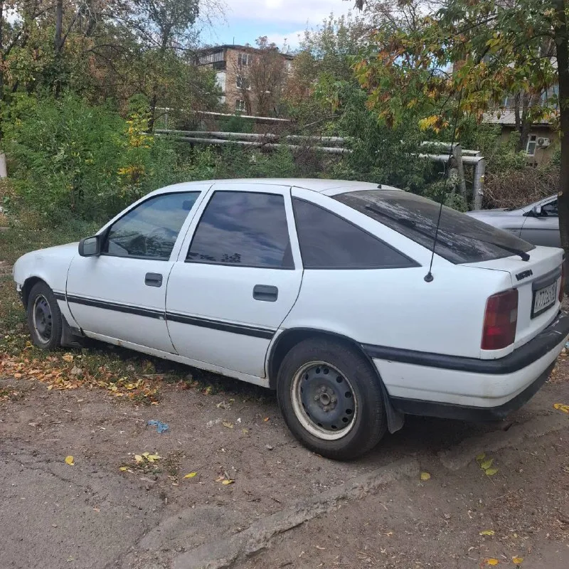 Продам opel vectra год выпуска 1990, мкпп, объем 1,6. документы все в порядке! цена 110 000т р т. +79496140131 📲 tg: артём 📞 звоните: +7(949)6140131 - фотография - 2