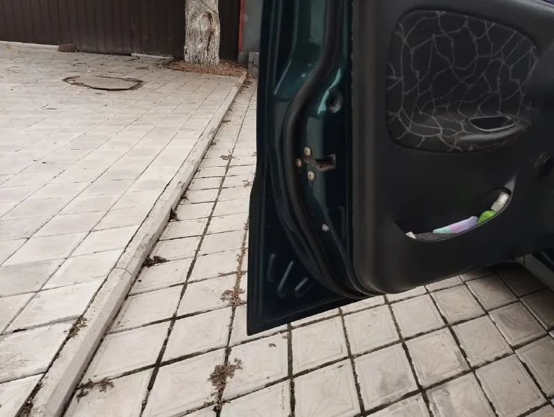 Продам свой автомобиль daewoo ланос 2004 г. в. , 1,5л. , 86 л. с. , кузов польский, сборка запорожье, передние стеклоподъёмники, галогенки, общий пробег 245000км. , после полного капремонта двигателя с заменой коленвала 50000км. , пороги заменены, оценкованные, просит внимания (не срочно) только задняя левая арка, на фото видно, более рыжиков нет нигде, низ дверей, днище, пороги всё целое, двигатель масло не ест, работает тихо и ровно, установлен газ 4 поколения (италия), стоит почти новая корейская летняя резина nexen, масло, охлаждайка, фильтра замены, за машиной ухаживал, в одних руках с 2013 года, кто купит будет доволен! 240 000р. макеевка. +7949-317-78-09 📞 звоните: +7(949)3177809 - фотография - 2