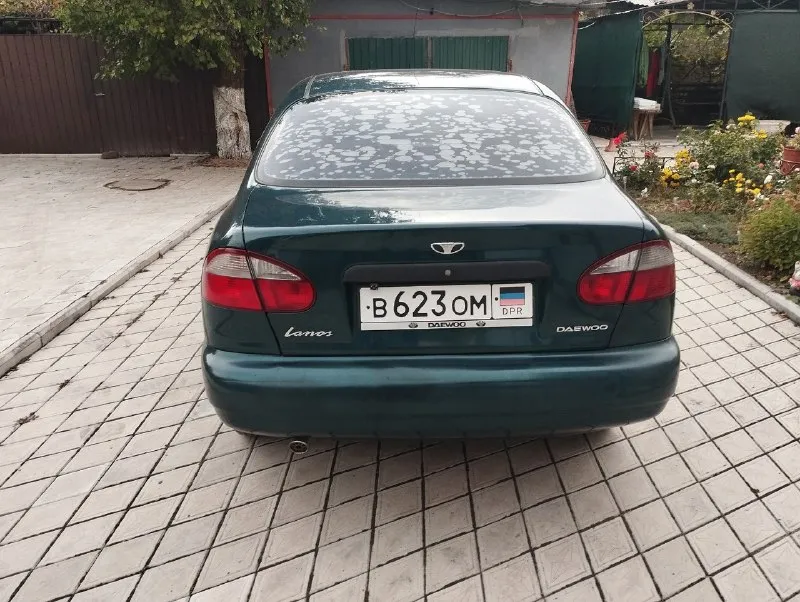 Продам свой автомобиль daewoo ланос 2004 г. в. , 1,5л. , 86 л. с. , кузов польский, сборка запорожье, передние стеклоподъёмники, галогенки, общий пробег 245000км. , после полного капремонта двигателя с заменой коленвала 50000км. , пороги заменены, оценкованные, просит внимания (не срочно) только задняя левая арка, на фото видно, более рыжиков нет нигде, низ дверей, днище, пороги всё целое, двигатель масло не ест, работает тихо и ровно, установлен газ 4 поколения (италия), стоит почти новая корейская летняя резина nexen, масло, охлаждайка, фильтра замены, за машиной ухаживал, в одних руках с 2013 года, кто купит будет доволен! 240 000р. макеевка. +7949-317-78-09 📞 звоните: +7(949)3177809 - фотография - 6
