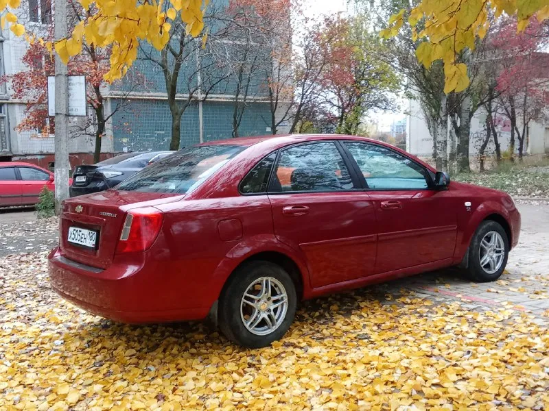 Цена 615 000 + торг продам chevrolet lacetti шывроле лачети корейской сборки авто в идеальном состоянии!! ✓1 хозяин куплен в авто салоне донецка ✓ 2007 год мотор1.6 16 клапанов пробег родной 141 000т км!!! бес единого дтп !! нет нигде коррозии ржавчин царапин и мятин !!! пороги дно стаканы как в новом авто салон идеален ! за авто следили и менялось всё вовремя!! три тыщи км назат заменили масло ремень ролики и свечи по ходовой части всё что нужно было тоже поменял ! авто в ходу как новенькая не стучит ни скрипит мотор работает идеально ! комплектацыя кондиционер заправлен холодит отлично ! гидро усилитель стекло подъемники абс подушки безопасности подогрев зеркал магнитола с экраном камера заднего вида два комплекта колёс лето почти новая и зема на шипах с дисками 2 ключа и серверные книжки осмотр донец номер телефона +79495126369 тут и телеграм 📞 звоните: +7(949)5126369 - фотография - 7