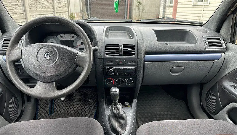 Продам свой автомобиль. renault symbol 2007 года. реальный пробег 215 тыс. км. двигатель 1.4, 8-ми к... - фотография