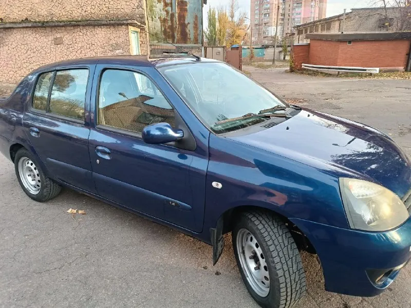 Продам свой автомобиль. renault symbol 2007 года. реальный пробег 215 тыс. км. двигатель 1.4, 8-ми клапанный, механика, бензин. самый надежный, простой и ремонтопригодный вариант. едет вполне бодро и комфортно, даже по трассе. машина в отличном состоянии (как внешне, так и технически, и также салон). нет ржавчины и рыжиков. комплектация: кондиционер, печка, передние электростеклоподъемники, электрорегулировка зеркал, подогрев зеркал и заднего стекла, гидроусилитель, магнитола, регулировка положения руля, центральный замок, иммобилайзер. недавно заменены: передние амортизаторы, втулки стабилизаторов, глушитель, задние тормозные барабаны, втулочные подшипники, аккумулятор. жидкости менялись вовремя. ремень, ролики, и тд – 10 тыс. км. назад. почти новая летняя и зимняя резина на дисках. на российском учете в донецке, я один хозяин. смотреть можно в ворошиловском р-не донецка. все подробности обсудим по телефону. стоимость – 360 тыс. р. торг возможен. +79496392656 - фотография - 7