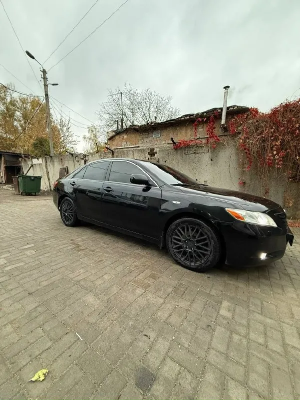 Toyota камри ( toyota camry ) обьем 3.5 2007 года пробег 278 тысячи автомобиль в отличном состояние лакокрасочное покрытие есть не большие моменты ходовая часть в отличном состояние мотор масло не есть, автомат не пинает, работает отлично цена 1.100.000 торг у капота звоните по телефону +79497066737 📞 звоните: +7(949)7066737 - фотография - 6