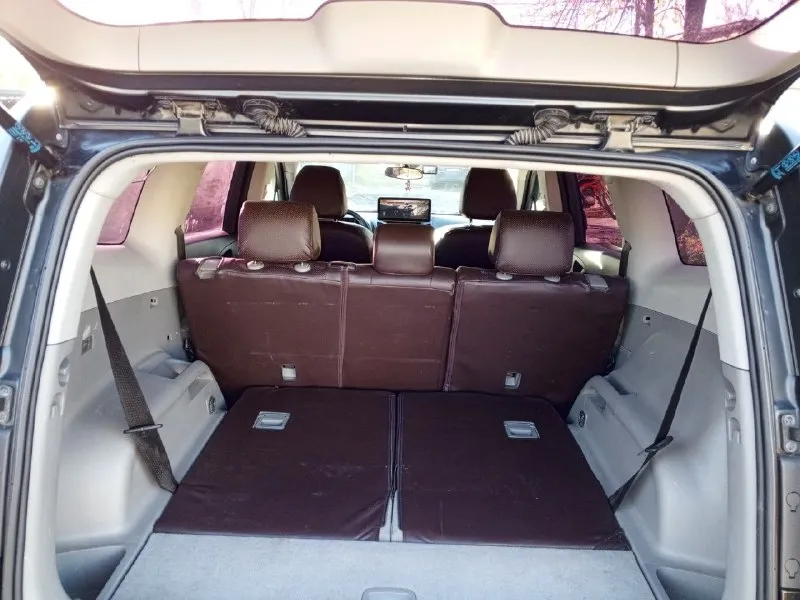 Продам chevrolet орландо родной пробег :156000тыс. км. 2012г выпуска без дтп весь кузов в родном окрасе, на лакокрасочном покрытии присутствует следы эксплуатации ввиде царапин и небольших сколов. технически в хорошем состоянии ( была произведена замена комплекта грм, замена передних и задних тормозных колодок, также была замена масла и фильтра в акпп) салон чистый, ухоженный, не затерт, под чехлами(7 мест) мотор 1.8 бензин акпп, работает исправно. комплектация: - кондиционер (холодит хорошо),4 стеклоподъемника, регулировка зеркал, подогрев передних сидений, андроид магнитола с камерой заднего вида, новая летняя резина, + комплект зимней резины. автомобиль территориально находится в макеевке цена 1350000т. руб. + торг при осмотре, +79493037863 📞 звоните: +7(949)3037863 - фотография - 7