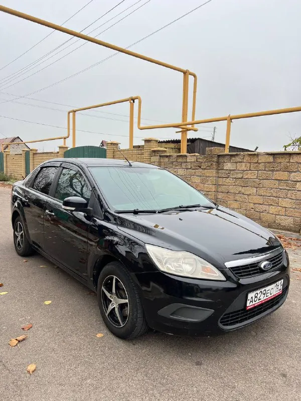 Продам ford focus 2 рестайлинг год: 2009 двигатель 1.8 125лс работает отлично, расход масла отсутствует, кап ремонт делался 35т назад! ходовая часть без нареканий, кузов в очень достойном состоянии, без гнили и рыжиков днище и пороги отличные, безопасность на месте в серьезных дтп не был! комплектация с кондиционером, 4 стеклоподьемника с автодоводчиками, эл. зеркала, эл. рег фар, центральный замок, свежая летняя резина, зимние колеса в комплекте с машиной! документы чистые без штрафов и запретов. торг есть цена: 565000 📍мариуполь 📞+79496463727 - фотография - 2