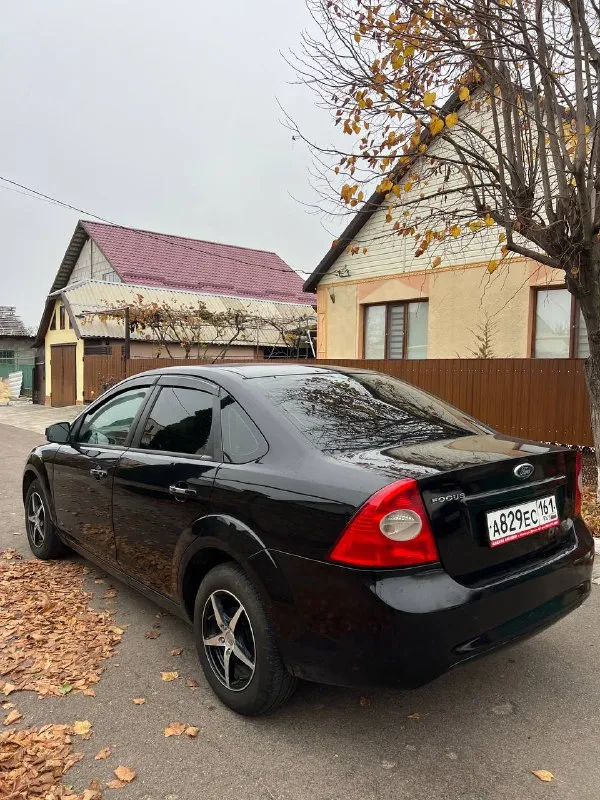 Продам ford focus 2 рестайлинг год: 2009 двигатель 1.8 125лс работает отлично, расход масла отсутствует, кап ремонт делался 35т назад! ходовая часть без нареканий, кузов в очень достойном состоянии, без гнили и рыжиков днище и пороги отличные, безопасность на месте в серьезных дтп не был! комплектация с кондиционером, 4 стеклоподьемника с автодоводчиками, эл. зеркала, эл. рег фар, центральный замок, свежая летняя резина, зимние колеса в комплекте с машиной! документы чистые без штрафов и запретов. торг есть цена: 565000 📍мариуполь 📞+79496463727 - фотография - 4