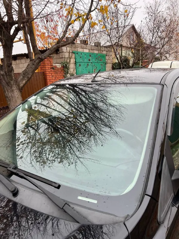 Продам ford focus 2 рестайлинг год: 2009 двигатель 1.8 125лс работает отлично, расход масла отсутствует, кап ремонт делался 35т назад! ходовая часть без нареканий, кузов в очень достойном состоянии, без гнили и рыжиков днище и пороги отличные, безопасность на месте в серьезных дтп не был! комплектация с кондиционером, 4 стеклоподьемника с автодоводчиками, эл. зеркала, эл. рег фар, центральный замок, свежая летняя резина, зимние колеса в комплекте с машиной! документы чистые без штрафов и запретов. торг есть цена: 565000 📍мариуполь 📞+79496463727 - фотография - 6