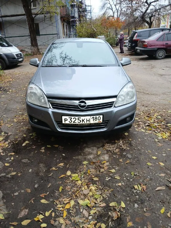 Продам opel астра h рестайлинг комплектация космо 2012 года. пробег: 204.т/км двигатель 1.6 машина в... - фотография