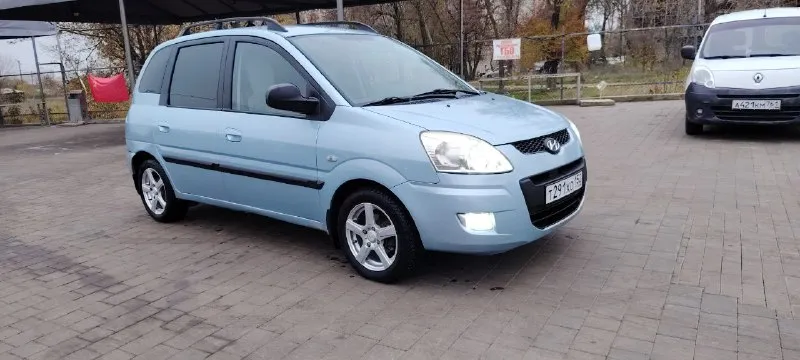Продам hyundai matrix 1.6 2008 г. в автомобил в отличном состоянии и без вложений, двигатель работает идеально, автомат переключаться идеально, ходовая полностью обслужена, кузов и дно без гнили, салон чистый и опрятный. авто в хорошей комплектации, кондиционер (работает) 4 эсп, абс, есп, эур, подогрев передних сидений, авто на 15 литых дисках и шорошей зимней резине, в фарах установлены лэд лампы(свет шикарный) документы чистые и готовы к переоформлению авто находится в г мариуполь цена 530 000 руб +7949 727 34 15 📞 звоните: +7(949)7273415 - фотография - 3