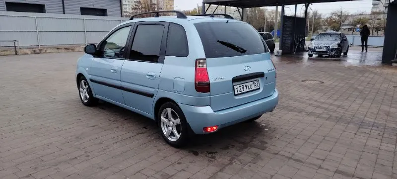 Продам hyundai matrix 1.6 2008 г. в автомобил в отличном состоянии и без вложений, двигатель работает идеально, автомат переключаться идеально, ходовая полностью обслужена, кузов и дно без гнили, салон чистый и опрятный. авто в хорошей комплектации, кондиционер (работает) 4 эсп, абс, есп, эур, подогрев передних сидений, авто на 15 литых дисках и шорошей зимней резине, в фарах установлены лэд лампы(свет шикарный) документы чистые и готовы к переоформлению авто находится в г мариуполь цена 530 000 руб +7949 727 34 15 📞 звоните: +7(949)7273415 - фотография - 7
