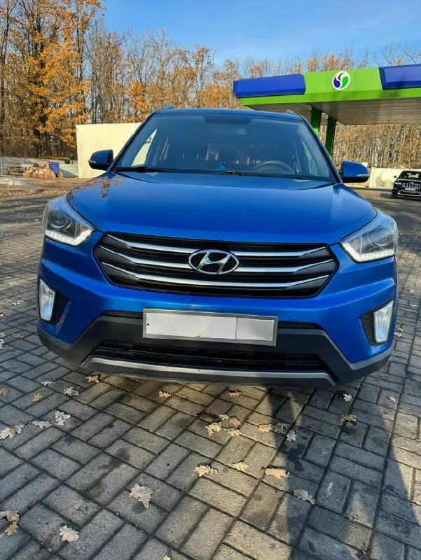 В продаже hyundai creta 2017г. автомобиль без дтп, в родном окрасе, с родным остеклением. пробег 182.000 (родной, подтвержденный) 1 владелец двигатель 2.0 (150 л. с. ) полный привод коробка автомат 2 ключа + сигнализация старлайн с возможностью автозапуска хорошая комплектация: • полный электропакет • мультимедиа bluetooth, громкая связь • кожаный мульти-руль • помощь при спуске • без ключевой доступ • кнопка start stop • камера заднего вида • климат-контроль • кожаный салон • зимний пакет(обогрев лобового и заднего стекла, обогрев зеркал) • подогрев передних и задних сидений • подогрев руля • датчик света, датчик дождя • датчик давления в шинах • адаптивная подсветка поворотов осмотр макеевка, донецк. цена 1.770.000 торг! +79494069493 📞 звоните: +7(949)4069493 - фотография - 3
