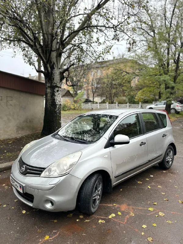 Марка: nissan note 2011(декабрь) пробег 160.000км родной цена 800.000тыс торг осмотр: торез автомобиль покупался в автосалоне при украине, 1 хозяин за все время. семейный автомобиль. 1.4 не дымит, не троит, работает ровно. коробка переключает как положено. по ходовой части ничего не стучит. летняя резина/зимняя. в родной краске, без подкрасов. будете первым хозяином по птс. подробней по телефону +7 (949) 329-79-79 📞 звоните: +7(949)3297979 - фотография - 2