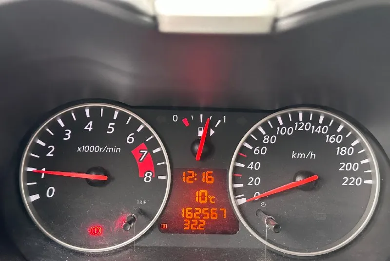 Марка: nissan note 2011(декабрь) пробег 160.000км родной цена 800.000тыс торг осмотр: торез автомобиль покупался в автосалоне при украине, 1 хозяин за все время. семейный автомобиль. 1.4 не дымит, не троит, работает ровно. коробка переключает как положено. по ходовой части ничего не стучит. летняя резина/зимняя. в родной краске, без подкрасов. будете первым хозяином по птс. подробней по телефону +7 (949) 329-79-79 📞 звоните: +7(949)3297979 - фотография - 7