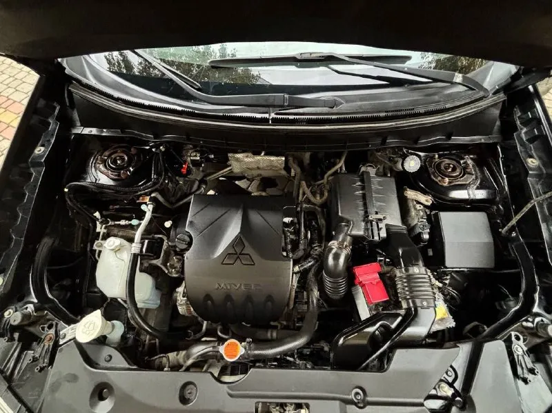 Продам mitsubishi asx рестайлинг год выпуска:2013 объём двигателя:1.6.v16 кпп механическая родной пробег:128.000 км один собственник автомобиль в родном окрасе! не один болтик не крутился состояние кузова без нюансов рыжиков, корозии, нет автотека✅ комплектация подогрев сидений,4 стеклоподъемника, подогрев руля, кондиционер, подогрев стекл, abs esp электро зеркала, aux bluetooth и много чего прочего для комфортного вождения авто обслуживался всегда по регламенту так же сейчас готов к зимней эксплуатации, в автомобиле недавно сделали полное т. о, так же новая зимняя резина + комплект летней с дисками автомобиль гаражного хранения, запасное колесо не разу не эксплуатировалось авто без нюансов и вложений! продажа от собственника любой вид оформления цена 1.020.000р г. донецк номер телефона +7949-510-46-92 - фотография - 9