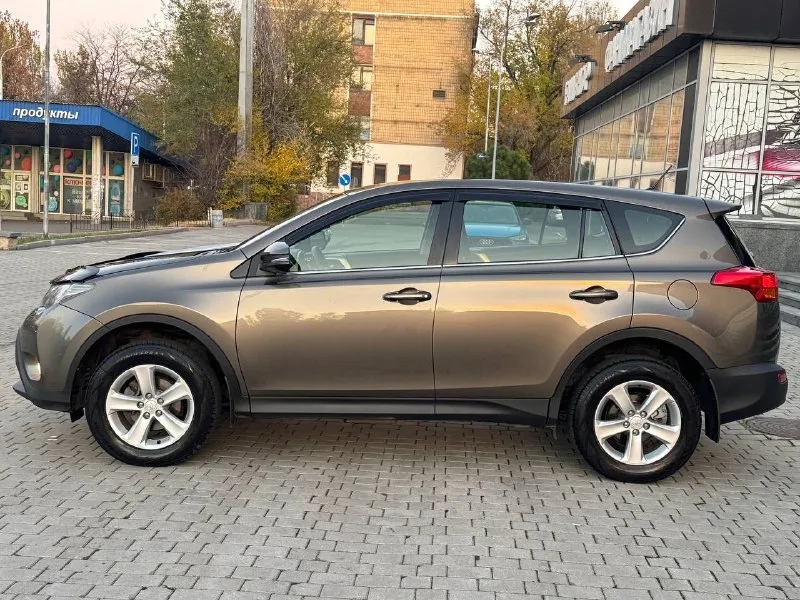 Toyota rav4 эксплуатация с 2014 года двигатель 2.0 бензин коробка автомат пробег родной 145 тыс. км автомобиль в достойном состоянии, кузов без дтп и окрасов ! двигатель, коробка, ходовая на 5+, вложения не требует от слова совсем ! с документами полный порядок любой вид оформления ! цена 1.650 тыс. ₽ хорошим людям хороший торг!!! звоните остальное по тел. +79497525498 бывает проблема со связью телеграмм на этом же номере ! - фотография - 2