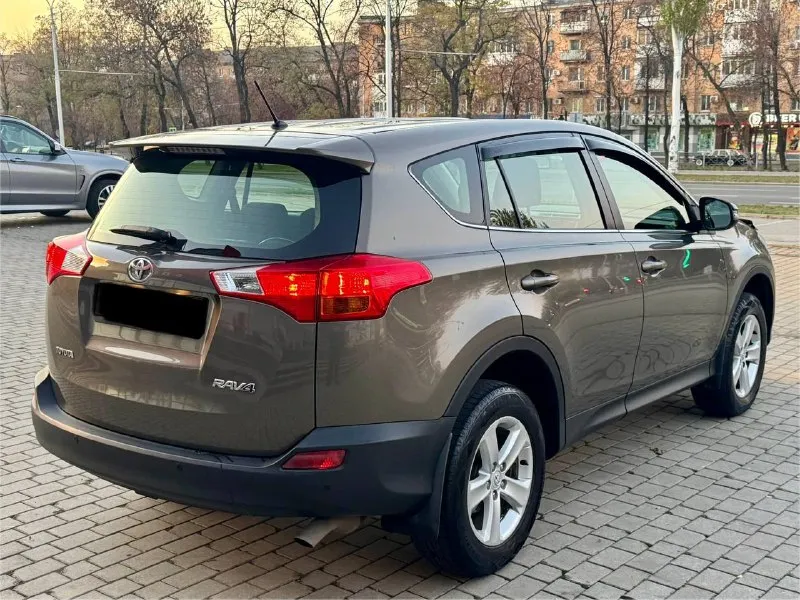 Toyota rav4 эксплуатация с 2014 года двигатель 2.0 бензин коробка автомат пробег родной 145 тыс. км автомобиль в достойном состоянии, кузов без дтп и окрасов ! двигатель, коробка, ходовая на 5+, вложения не требует от слова совсем ! с документами полный порядок любой вид оформления ! цена 1.650 тыс. ₽ хорошим людям хороший торг!!! звоните остальное по тел. +79497525498 бывает проблема со связью телеграмм на этом же номере ! - фотография - 4