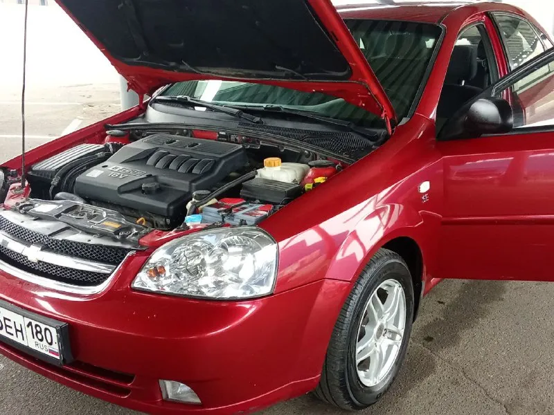 Цена 615 000 + торг продам chevrolet lacetti шывроле лачети корейской сборки авто в идеальном состоянии!! ✓1 хозяин куплен в авто салоне донецка ✓ 2007 год мотор1.6 16 клапанов пробег родной 141 000т км!!! бес единого дтп !! нет нигде коррозии ржавчин царапин и мятин !!! пороги дно стаканы как в новом авто салон идеален ! за авто следили и менялось всё вовремя!! три тыщи км назат заменили масло ремень ролики и свечи по ходовой части всё что нужно было тоже поменял ! авто в ходу как новенькая не стучит ни скрипит мотор работает идеально ! комплектацыя кондиционер заправлен холодит отлично ! гидро усилитель стекло подъемники абс подушки безопасности подогрев зеркал магнитола с экраном камера заднего вида два комплекта колёс лето почти новая и зема на шипах с дисками 2 ключа и серверные книжки осмотр донец номер телефона +79495126369 - фотография - 6