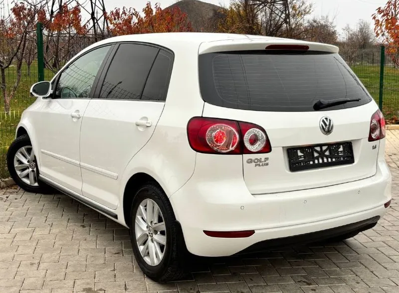 Продам  volkswagen golf plus
Год выпуска 2013
Объем двигателя 1.6
Коробка автомат
Родной пробег 168.000км, без дтп, 2 хозяина

Комплектация
Стоит штатная мультимедия,
4 Электро стёклаподъемника,
Подогрев сидений, двух зоный климат контроль,
Подогрев заднего/переднего лобового и зеркал, abs/esp, электро регулировка складывания боковых зеркал! Датчики дождя, датчики света система адаптивного освещения (afs) хорошая  акустика,
Сигнализация, центральный замок, в автомобиле есть все для комфорта,

По кузову рыжиков и вздутия нет, от слова совсем!
Мотор, коробка в отличном  состоянии  машина полностью обслужена от и до вложений не требует от слова совсем,
Ходовая часть, масла, фильтра, недавно были обслужены полностью,
Салон в отлично сохранилась, работает каждая кнопочка!
По документам полный порядок, любой вид оформления!
По запросу скину видео обзор.

Цена 880.000.р
Г. Донецк

Номер телефона
+7949-564-47-36
+7949-620-99-74 - фотография - 4