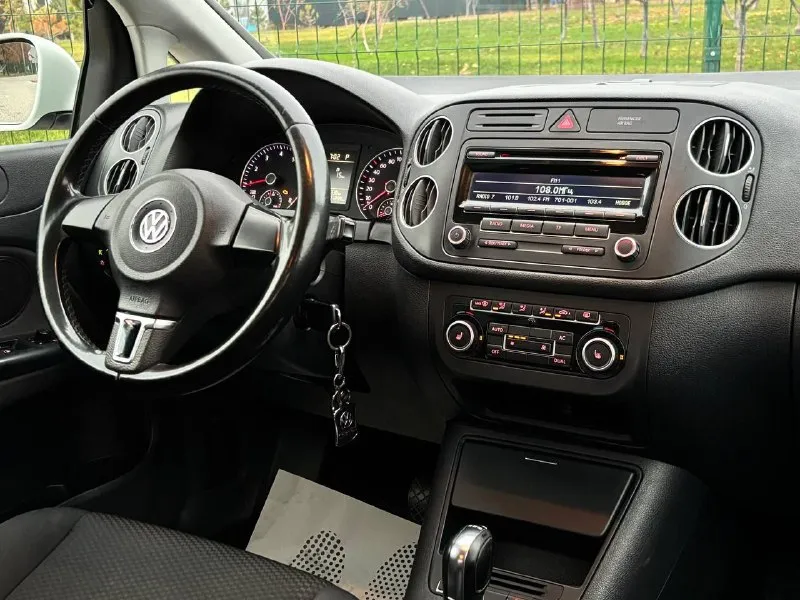 Продам  volkswagen golf plus
Год выпуска 2013
Объем двигателя 1.6
Коробка автомат
Родной пробег 168.000км, без дтп, 2 хозяина

Комплектация
Стоит штатная мультимедия,
4 Электро стёклаподъемника,
Подогрев сидений, двух зоный климат контроль,
Подогрев заднего/переднего лобового и зеркал, abs/esp, электро регулировка складывания боковых зеркал! Датчики дождя, датчики света система адаптивного освещения (afs) хорошая  акустика,
Сигнализация, центральный замок, в автомобиле есть все для комфорта,

По кузову рыжиков и вздутия нет, от слова совсем!
Мотор, коробка в отличном  состоянии  машина полностью обслужена от и до вложений не требует от слова совсем,
Ходовая часть, масла, фильтра, недавно были обслужены полностью,
Салон в отлично сохранилась, работает каждая кнопочка!
По документам полный порядок, любой вид оформления!
По запросу скину видео обзор.

Цена 880.000.р
Г. Донецк

Номер телефона
+7949-564-47-36
+7949-620-99-74 - фотография - 6