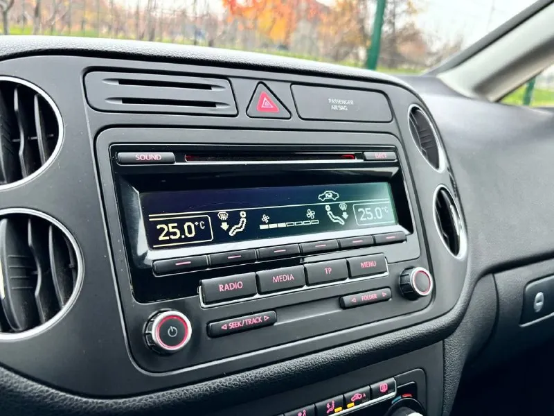 Продам  volkswagen golf plus
Год выпуска 2013
Объем двигателя 1.6
Коробка автомат
Родной пробег 168.000км, без дтп, 2 хозяина

Комплектация
Стоит штатная мультимедия,
4 Электро стёклаподъемника,
Подогрев сидений, двух зоный климат контроль,
Подогрев заднего/переднего лобового и зеркал, abs/esp, электро регулировка складывания боковых зеркал! Датчики дождя, датчики света система адаптивного освещения (afs) хорошая  акустика,
Сигнализация, центральный замок, в автомобиле есть все для комфорта,

По кузову рыжиков и вздутия нет, от слова совсем!
Мотор, коробка в отличном  состоянии  машина полностью обслужена от и до вложений не требует от слова совсем,
Ходовая часть, масла, фильтра, недавно были обслужены полностью,
Салон в отлично сохранилась, работает каждая кнопочка!
По документам полный порядок, любой вид оформления!
По запросу скину видео обзор.

Цена 880.000.р
Г. Донецк

Номер телефона
+7949-564-47-36
+7949-620-99-74 - фотография - 7
