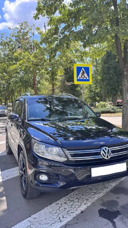Volkswagen tiguan рестайлинг, 2013 год коробка автомат объем 2.0 л бензин максимальная комплектация автозапуск starline пробег 102 000 км цена 1 700 000 звонить : +79497030888 - фотография - 3