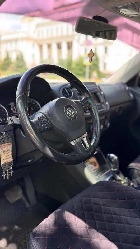 Volkswagen tiguan рестайлинг, 2013 год коробка автомат объем 2.0 л бензин максимальная комплектация автозапуск starline пробег 102 000 км цена 1 700 000 звонить : +79497030888 - фотография - 8