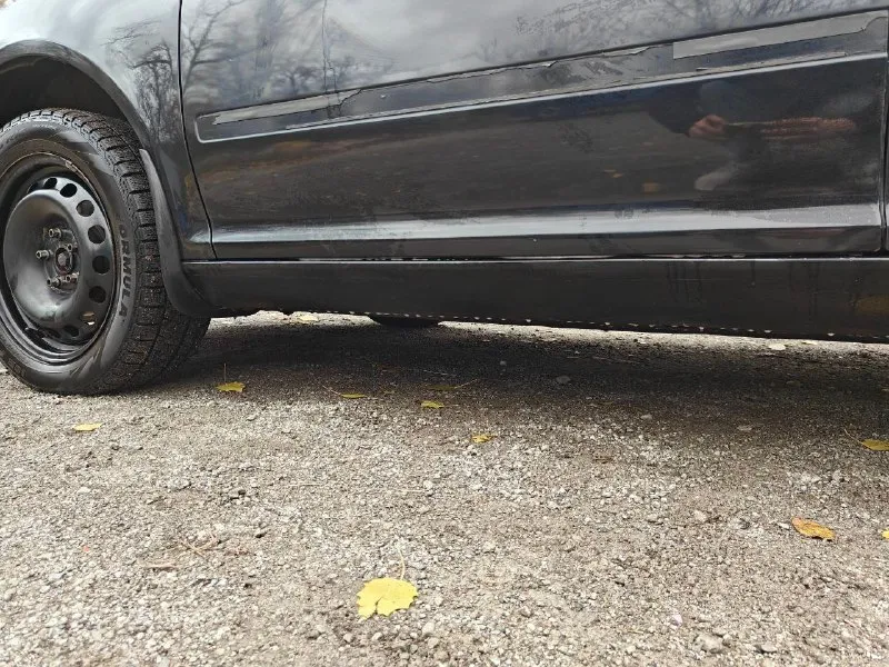 Цена: 800.000 шкода а5 elegance 2011г 1.6 bse на акпп- aisin 09g (6 ступка) - климат 2х зон - подогревы 4х сидений - лед оптика (новые фары в сборе) +старые - подсветка в сторону поворота при повороте руля - 4 парктроника сзади, выводятся на дисплей - 4 стекло подъёмника (авто) - по электрике куча опций (настраиваемых) – приветственный, провожающий свет, складывание и подогрев боковых зеркал, зеркала движутся при включении r заднего хода итд. - заводская музыка и магнитола bolero, играет нормально - мультрируль - салон эва кожа-ткань комбинированный (перешита) включая дверные карты, подлокотник. (в общем максималка с доп. пакетом по комплектации) по технической части все ок, срочных и объемных вложений не требует, сел-поехал. моменты по лкп все видны на фото. по низам, порогам-днищу целая. г. донецк, киевский р-н. +79493164975 - фотография - 8