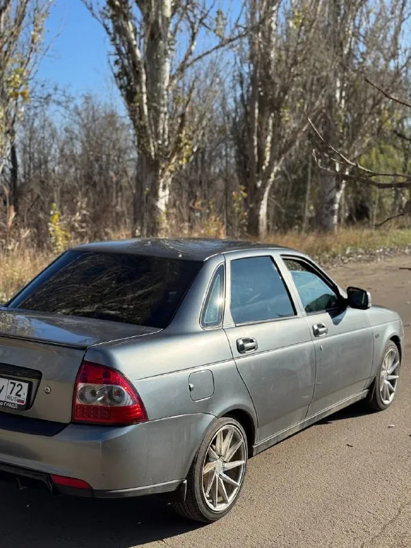 Продам приору 2 - 14 год. документы в полном порядке. без штрафов и запретов. пробег 190.000. двигатель после кап. ремонта ( масло не ест, не дымит. ) коробка не хрустит, не вылетает. ходовая часть обслужена. в хорошей комплектации, подогревы сидений и лобового, abs, климат, круиз-контроль. 16 диски на новой резине, очень хорошая музыка. цена: 480.000 + торг. +79497133206 территориально : волноваха, донское. 📲 tg: @dima1119 📞 звоните: +7(949)7133206 - фотография - 2