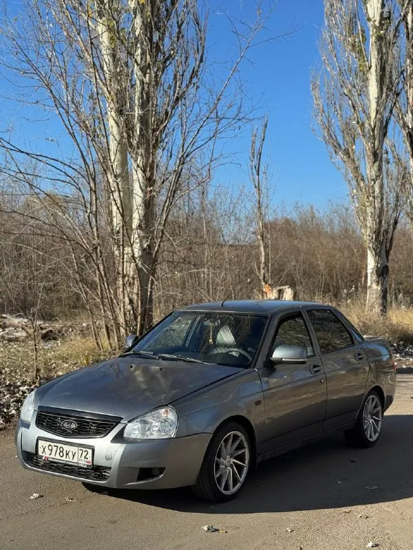 Продам приору 2 - 14 год. документы в полном порядке. без штрафов и запретов. пробег 190.000. двигатель после кап. ремонта ( масло не ест, не дымит. ) коробка не хрустит, не вылетает. ходовая часть обслужена. в хорошей комплектации, подогревы сидений и лобового, abs, климат, круиз-контроль. 16 диски на новой резине, очень хорошая музыка. цена: 480.000 + торг. +79497133206 территориально : волноваха, донское. 📲 tg: @dima1119 📞 звоните: +7(949)7133206 - фотография - 3