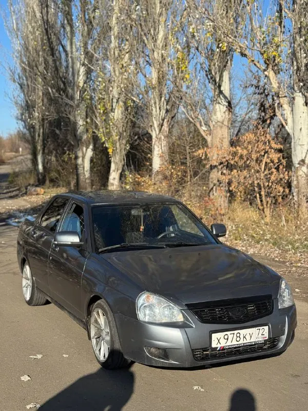 Продам приору 2 - 14 год. документы в полном порядке. без штрафов и запретов. пробег 190.000. двигатель после кап. ремонта ( масло не ест, не дымит. ) коробка не хрустит, не вылетает. ходовая часть обслужена. в хорошей комплектации, подогревы сидений и лобового, abs, климат, круиз-контроль. 16 диски на новой резине, очень хорошая музыка. цена: 480.000 + торг. +79497133206 территориально : волноваха, донское. 📲 tg: @dima1119 📞 звоните: +7(949)7133206 - фотография - 4