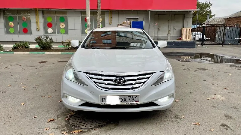 Цена: 950.000₽. торг продаю hyundai sonata vf по документам авто чистая, любое оформление, автомобиль в прекраснейшем состоянии, не битый, без гнили и ржавчины, по технической части автомобиль полностью обслужен, мотор работает без нареканий, масло не ест от слова совсем, коробка работает идеально, во всех режимах, ходовая полностью обслужена, комплектация: климат контроль обслужен, датчик света и дождя, esp, abs, подогрев сидений и зеркал, полный стеклопакет, штатная сигнализация, родная мультимедиа, установлен ксенон в два этажа, новая зимняя резина на литье. звоните в любое время торг у капота. возможен обмен на авто дешевле. двигатель:2.0.бензин год: 2011 пробег: 190 к коробка: автомат 6 ступеней. г харцызск-макеевка тел +79495293246 - фотография - 9