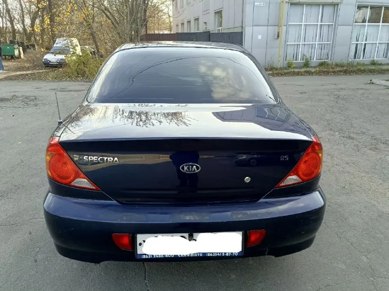 Продам kia spectra 2008года! пробег 267тыс. в отличном состоянии вложения не требует! все работает! кузов без дтп, без гнили и ржавчины, днище пороги стаканы целые! двигатель масло не ест не дымит работает ровно! коробка не хрустит не выбивает! ходовая часть без нареканий, не стучит не гремит! салон чистый. полная комплектация: гур, кондиционер ( работает отлично), 4 стеклоподъёмника, эл. зеркала с подогревом, сенсорная магнитола с камерой заднего вида, сигнализация, литые диски и т. д. документы в полном порядке без штрафов арестов и ограничений! цена 365 тыс. рублей. тел: +79495589051 осмотр донецк! - фотография - 5