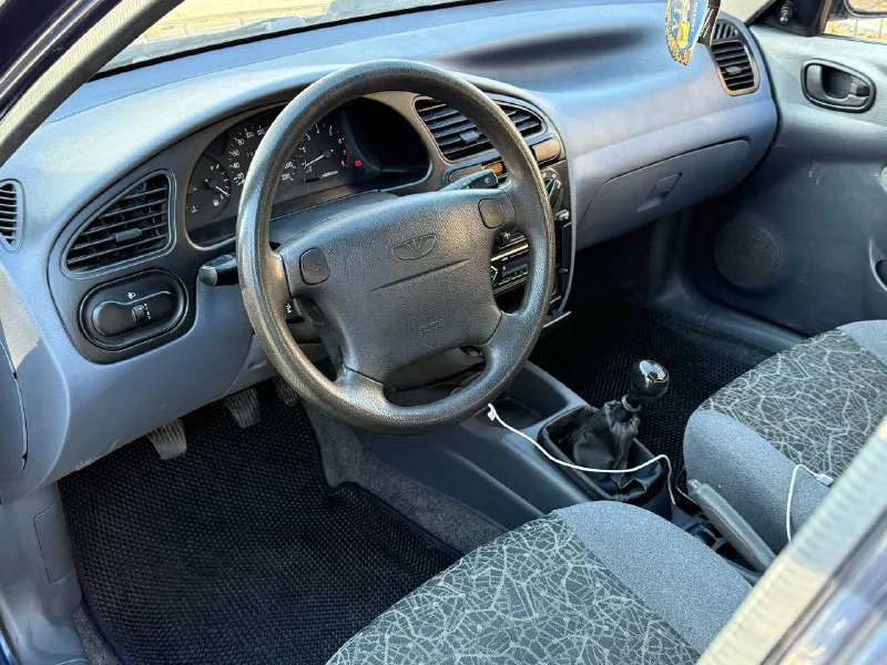 Продам daewoo lanos (поляк) 2007 года выпуска авто в отличном состояние!самая полная комплектация sx(гур, кондиционер,2 стеклоподъемника, abs) 1.6 работает отлично, масло не ест. коробка без нареканий. кузов без ржавчины и коррозии. все силовые агрегаты целые! салон опрятный, не прокурен. красивые титаны на хорошей резине. музыка aux и bluetooth юридически чист, любое переоформление донецк 340.000 +79495097888 📲 tg: дешевые колеса 📞 звоните: +7(949)5097888 - фотография - 8