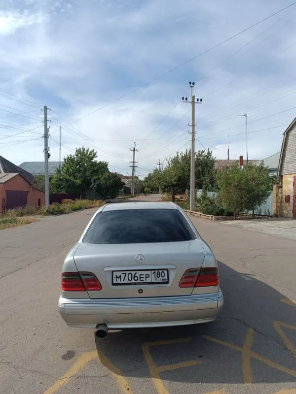 ‼️продаётся ‼️ mercedes е-клас 1999г, 2.0 бензин -газ, коробка -автомат, музыка, сигнализация, доводка стёкл от замка, состояние хорошее, цена 370.000руб, торг, по всем вопросам обращаться по номеру телефона ☎️ +79497316305 женя мариуполь 📲 tg: оля урзуф -мариуполь 📞 звоните: +7(949)7316305 - фотография - 4