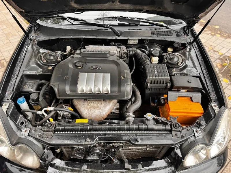 Продам hyundai sonata 2.0 бензин ⛽️ 2005 года автомобиль на полном ходу, сел и поехал на любое расстоянии. штрафов и арестов не имеет. продажа от собственника. авто находится территориально в донецке. кожаный салон, кондиционер, подогрев сидений. цена 470 к торг 79493273918 📲 tg: v 📞 звоните: +7(949)3273918 - фотография - 9