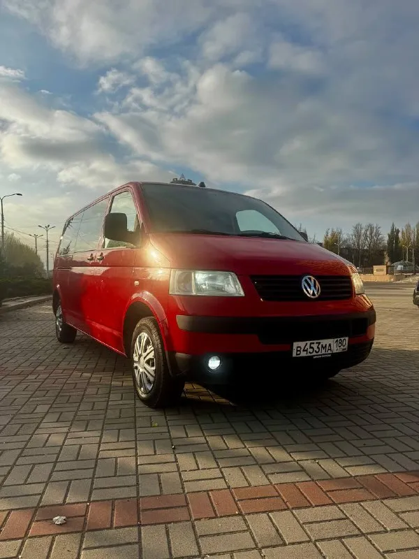 Volkswagen transporter t5 2008 год 2.5 полный привод пробег 120.000км (двс контрактный вписан в птс) механика 6-ст мест 8+1 длинная база кондиционер мультимедиа стеклоподъемники сигнализация с автозапуском кузов без рыжиков и прочих изъянов обработана и обезшумлена резина зимняя новая технически обслужена на уверенном ходу автомобиль личный в перевозках не участвовал!!! цена 1.500.000₽ тел. +79493903042 telegram +79930811808 📲 tg: александр 📞 звоните: +7(949)3903042 - фотография - 2