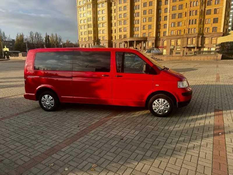 Volkswagen transporter t5 2008 год 2.5 полный привод пробег 120.000км (двс контрактный вписан в птс) механика 6-ст мест 8+1 длинная база кондиционер мультимедиа стеклоподъемники сигнализация с автозапуском кузов без рыжиков и прочих изъянов обработана и обезшумлена резина зимняя новая технически обслужена на уверенном ходу автомобиль личный в перевозках не участвовал!!! цена 1.500.000₽ тел. +79493903042 telegram +79930811808 📲 tg: александр 📞 звоните: +7(949)3903042 - фотография - 3