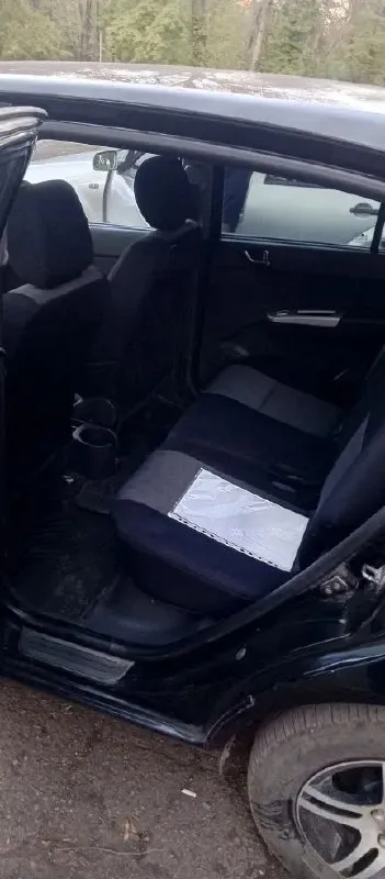 Продам hyundai гетц, 2005 года, двс 1.4, мкпп, сигнализация, центральный замок, 4 стеклоподъёмника, кондиционер заправлен дует холодным, подогрев передних сидений, обогрев заднего стекла, регулировка водительского сиденья по высоте, установлена дополнительная противоугонная система в виде блокировки кпп, двигатель, кпп, ходовка все в норме, чистый ухоженный салон без дыр затертостей, царапин и т. д., кузов без дырок и рыжиков, имеются не значительные вреиенные коцыки по кузову, цена 550 т. р., торг, +79591022884 📞 звоните: +7(959)1022884 - фотография - 5