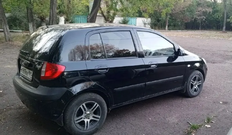 Продам hyundai гетц, 2005 года, двс 1.4, мкпп, сигнализация, центральный замок, 4 стеклоподъёмника, кондиционер заправлен дует холодным, подогрев передних сидений, обогрев заднего стекла, регулировка водительского сиденья по высоте, установлена дополнительная противоугонная система в виде блокировки кпп, двигатель, кпп, ходовка все в норме, чистый ухоженный салон без дыр затертостей, царапин и т. д., кузов без дырок и рыжиков, имеются не значительные вреиенные коцыки по кузову, цена 550 т. р., торг, +79591022884 📞 звоните: +7(959)1022884 - фотография - 6